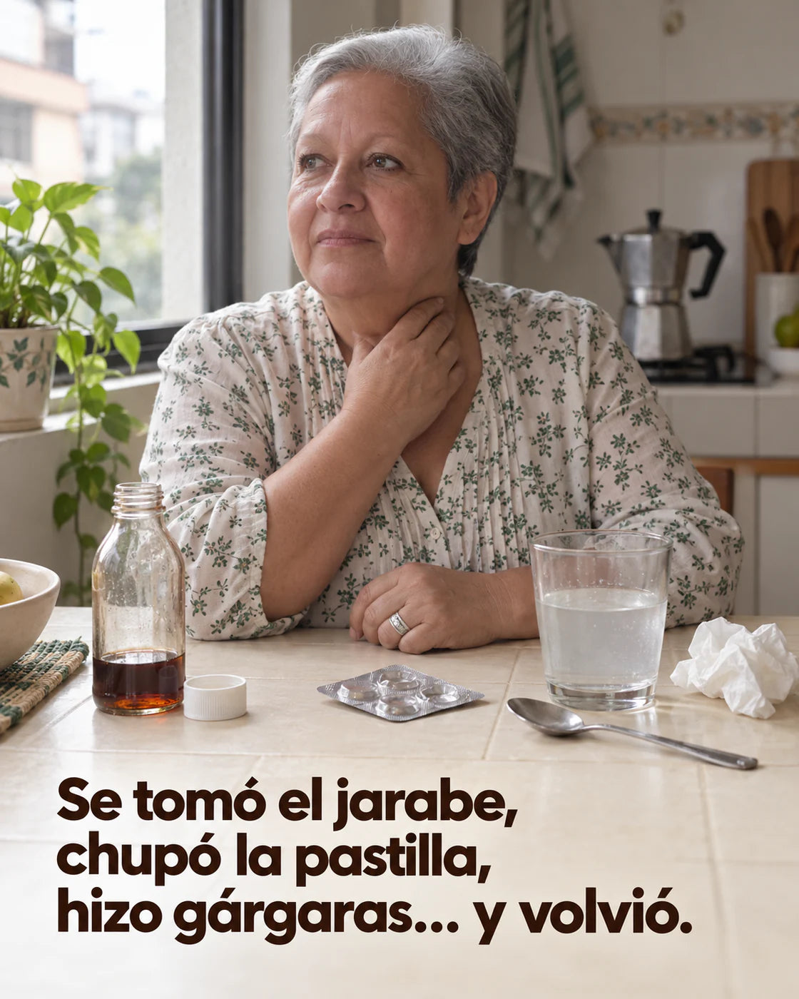 Jarabe y pastillas sobre la mesa: se tomó el jarabe, chupó la pastilla y volvió